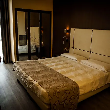 Quality Hotel Delfino Venezia Mestre-3